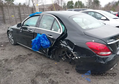 2016 Mercedes-Benz C 300 4Matic из США, поврежденный, VIN WDDWF4KB1GR144280